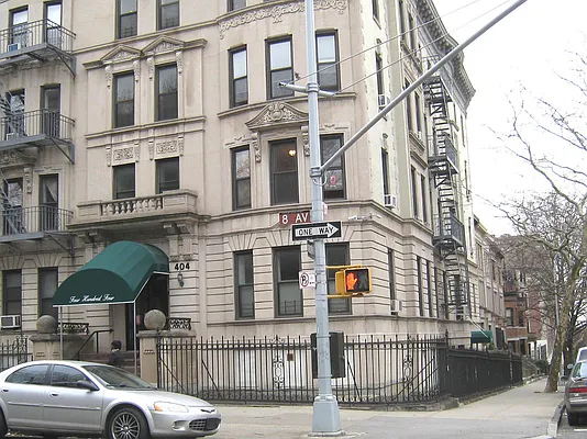 Rented by Compass | media 22