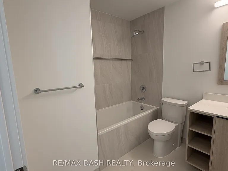 1007 The Queensway #1707 — Photo 10