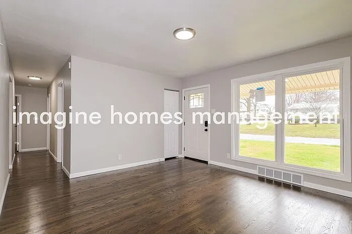 4 bed, 2.0 bath, 1560 sqft, $2,495 — Photo 4