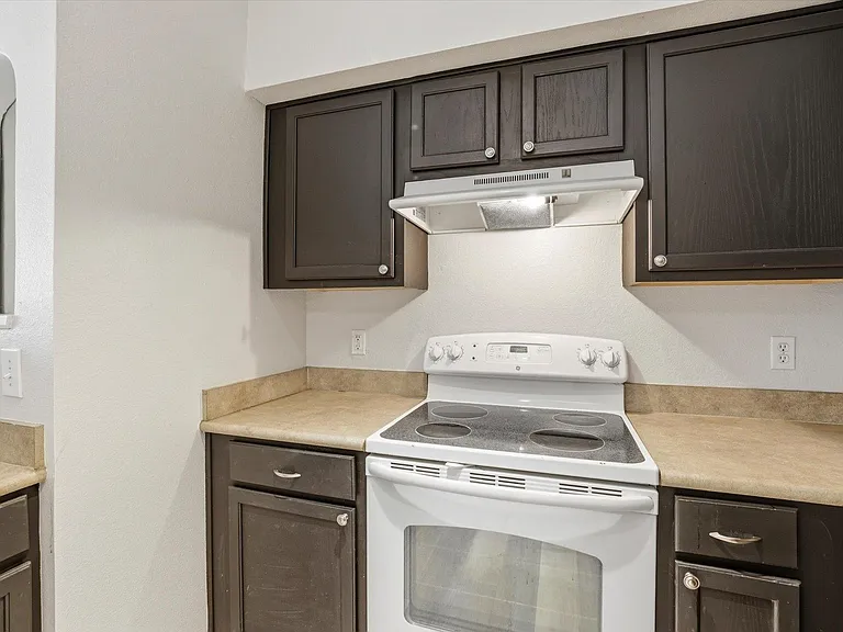 2801 Chancellorsville Dr #718 — Photo 15