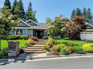 2 Crockett Dr, Moraga, CA 94556