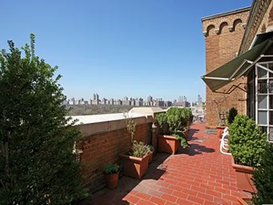 Sold by Corcoran | media 15