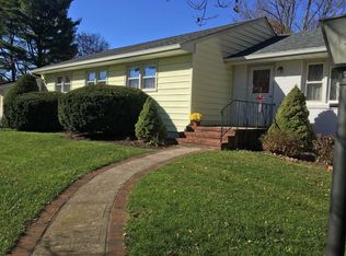 7 Lakeview Rd, Poughkeepsie, NY 12603