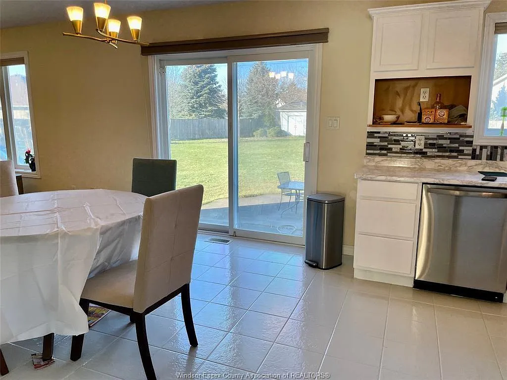 6 bed, 3.5 bath, $3,500 — Photo 3