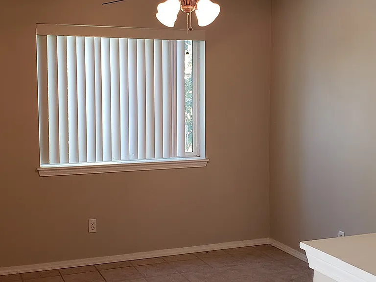 364 Morningside Dr — Photo 4