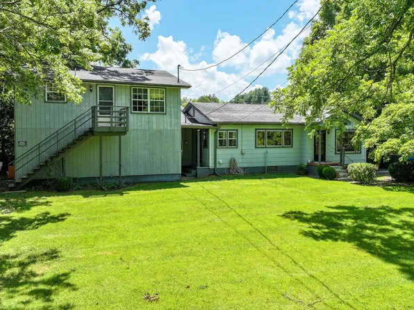 950 Middle Creek Rd, Afton, TN 37616