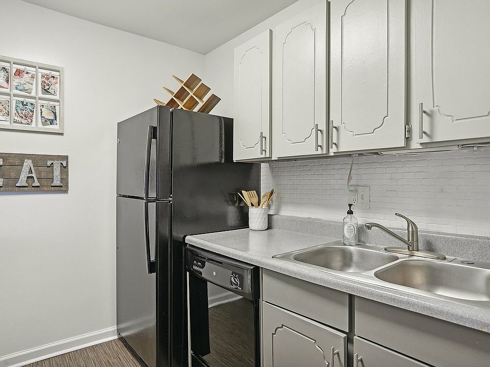 1177 North Woods Mill-007