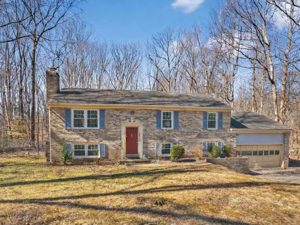 12000 Falling Creek Dr, Manassas, VA 20112