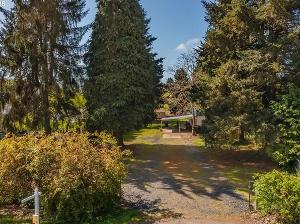 34106 E Columbia Ave, Scappoose, OR 97056