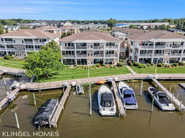 930 W Savidge St Unit 28, Spring Lake, MI 49456