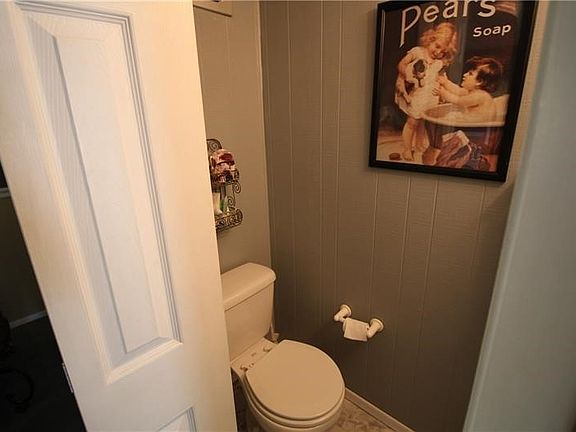 3rd image of 3753 Evergreen Dr