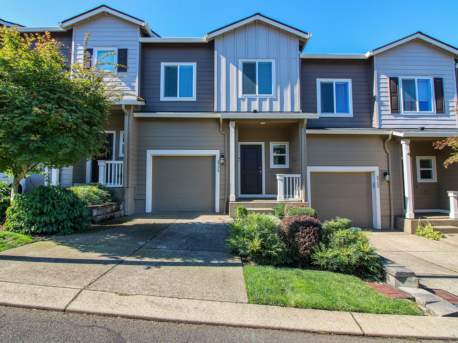 3 bed, 2.5 bath, 1527 sqft, $2,225 — Photo 1
