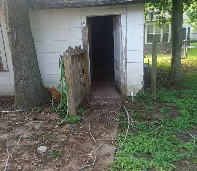 818 Merry Ln — Photo 4