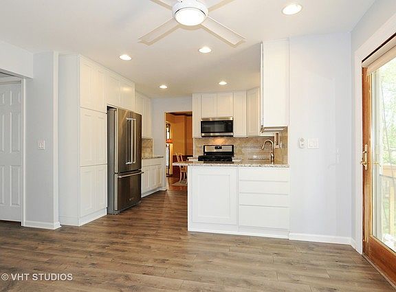 3rd image of 2444 Kingsley Dr