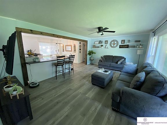 3rd image of 2740 S 41st St