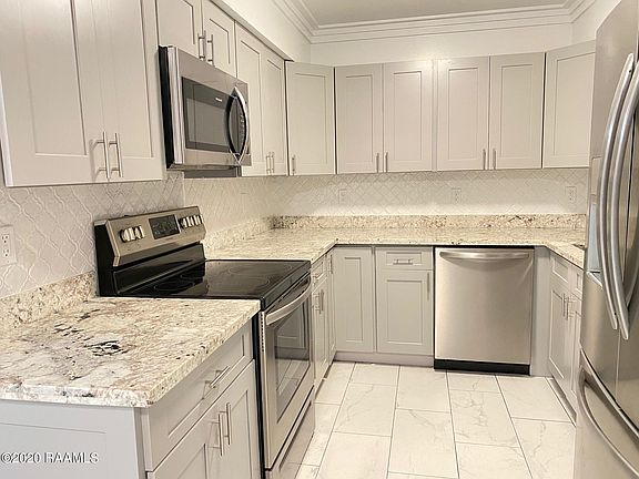 2nd image of 200 Dublin Cir #C