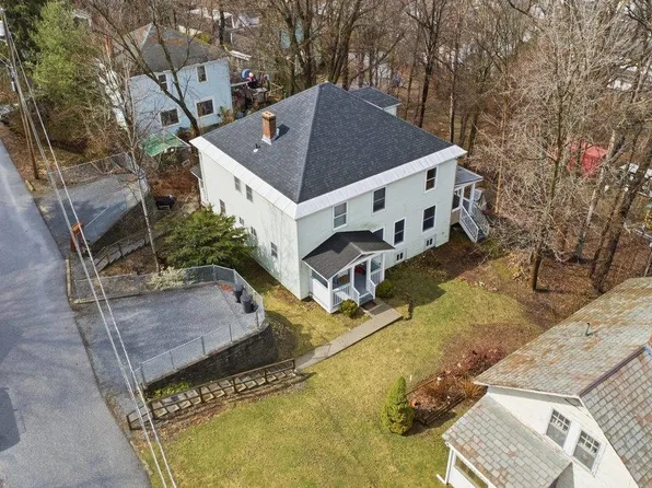 111-113 Booth Terrace, Bennington, VT 05201