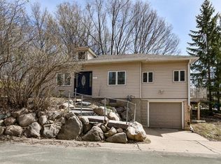 3144 Drury Ln, Mound, MN 55364