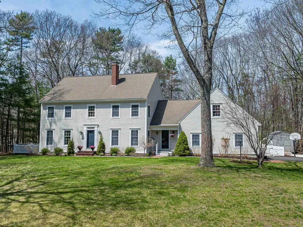 4 Hearthstone Drive, Kennebunk, ME 04043