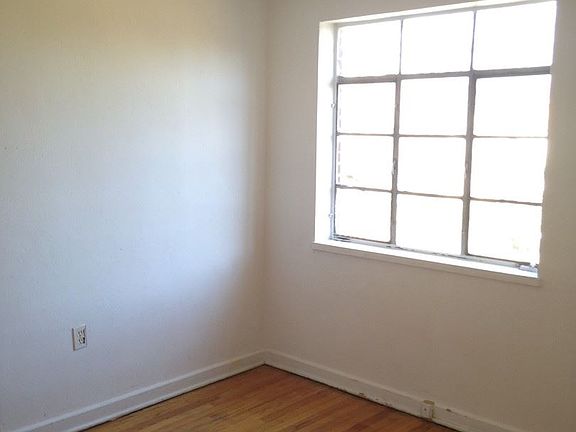 4th image of 233 Ryburn Ave APT A
