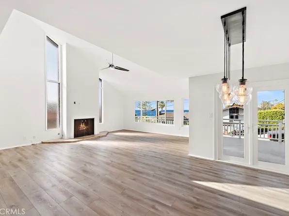 2409 Glenneyre St, Laguna Beach, CA 92651