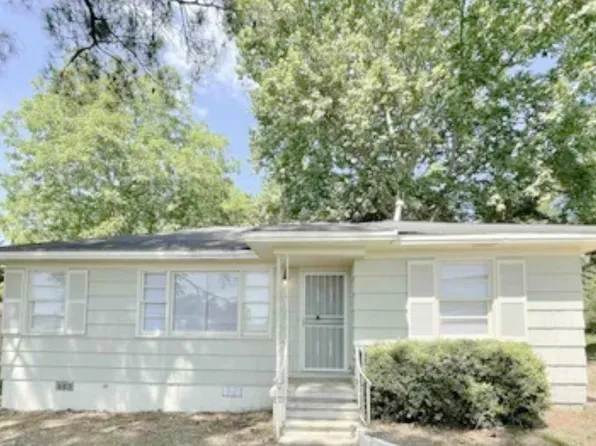 1024 Brooklane Dr, Bessemer, AL 35023