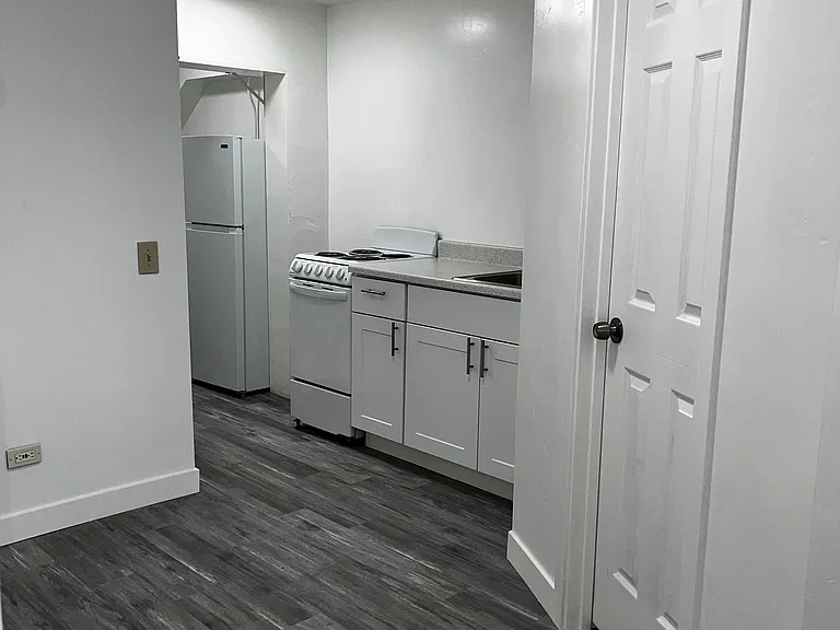 862 Goddard St #B — Photo 3