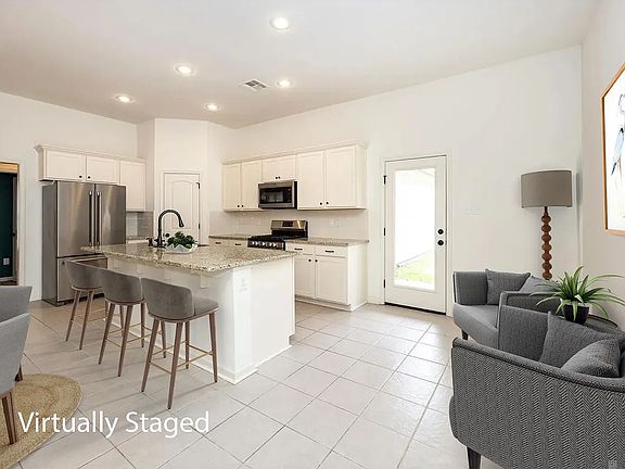 4th image of 1072 Shadow Bluff Dr