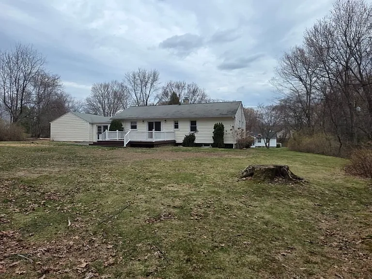 20 Woodmere Dr — Photo 3