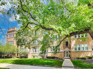 4051 N Southport Ave #1, Chicago, IL 60613