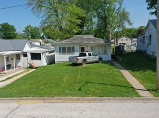 1621 Cedar St, Quincy, IL 62301