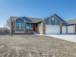 711 E Sprucewood Cir, Park City, KS 67147