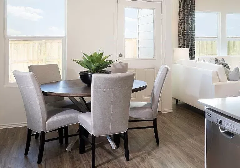 1005 Bluewood Bnd — Photo 17