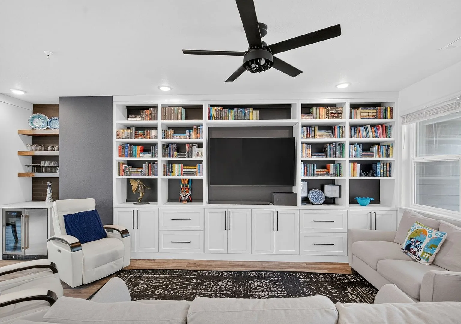 Spacious 4BR Townhome in Colorado Springs — Photo 4