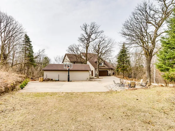 1390 96th St E #E, Inver Grove Heights, MN 55077