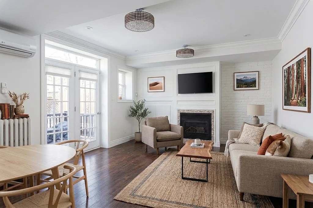 2 bed, 1.5 bath, 850 sqft, $2,240 — Photo 1