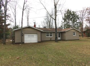 N10431 Parkway Rd, Crivitz, WI 54114