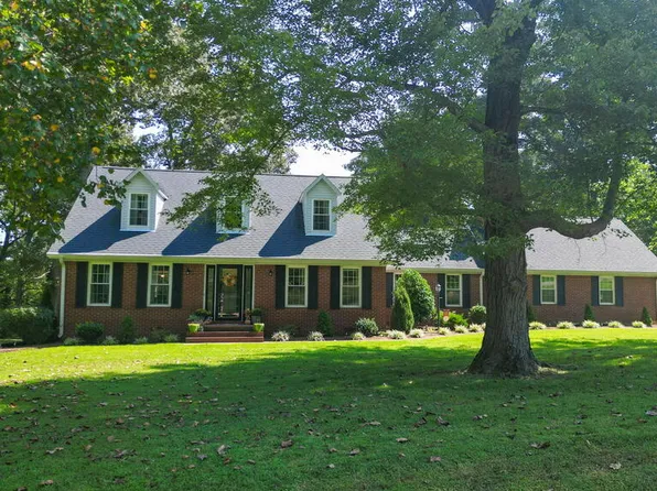 1107 Green Valley Dr, Paris, TN 38242