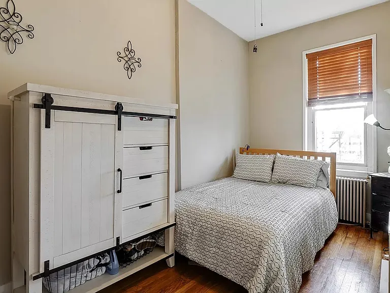 832 Washington St #6 — Photo 8