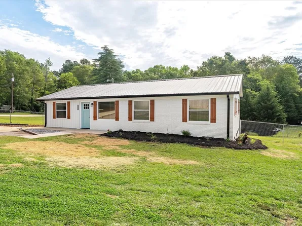 221 Elaine Dr, Salem, SC 29676