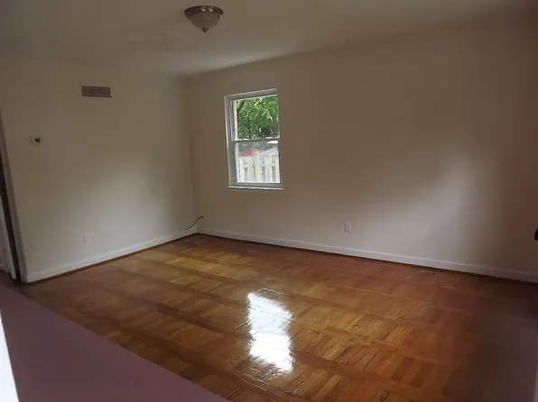 830 S Ivy St, Arlington, VA 22204