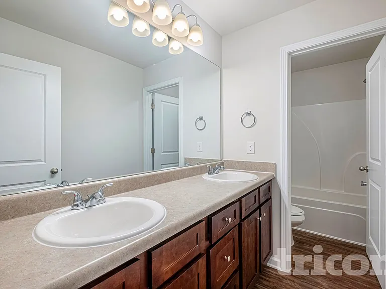 4035 Evelyn View Ct — Photo 6
