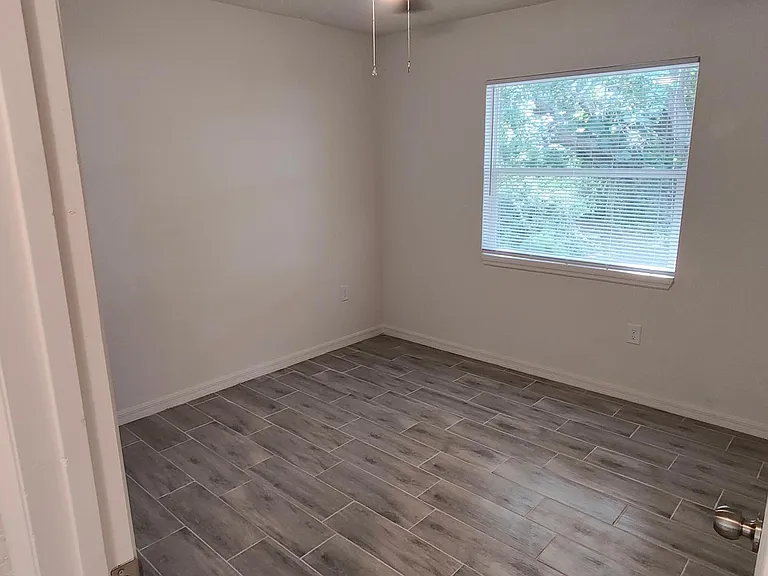 1129 Presque Isle Dr — Photo 18