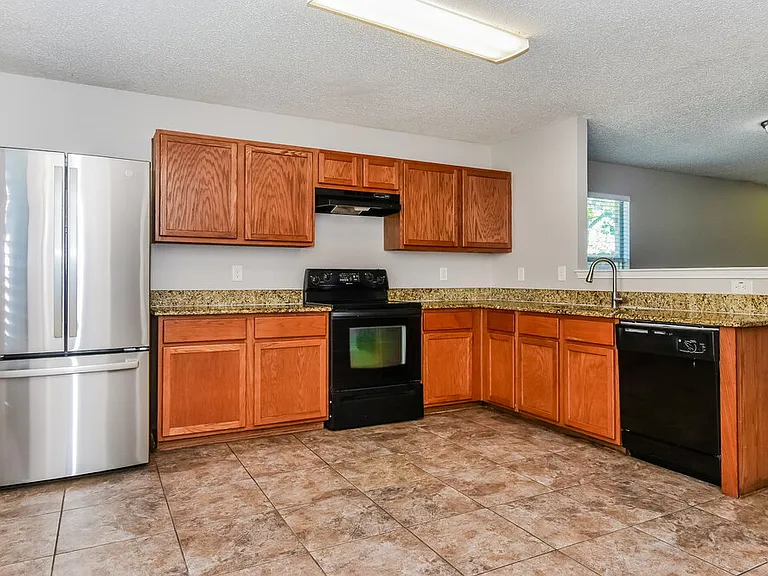 3808 Kenzie Ct — Photo 7