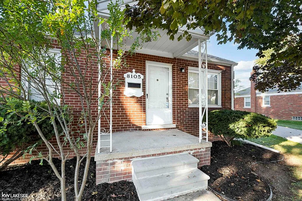 2 bed, 740 sqft, $1,800 — Photo 3