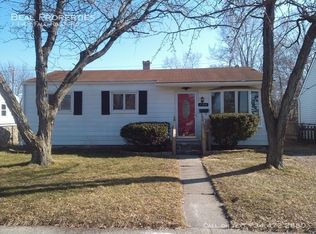 1148 Fall River Rd, Ypsilanti, MI 48198