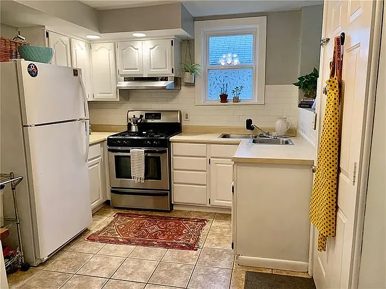 2523 Plainview Ave — Photo 5