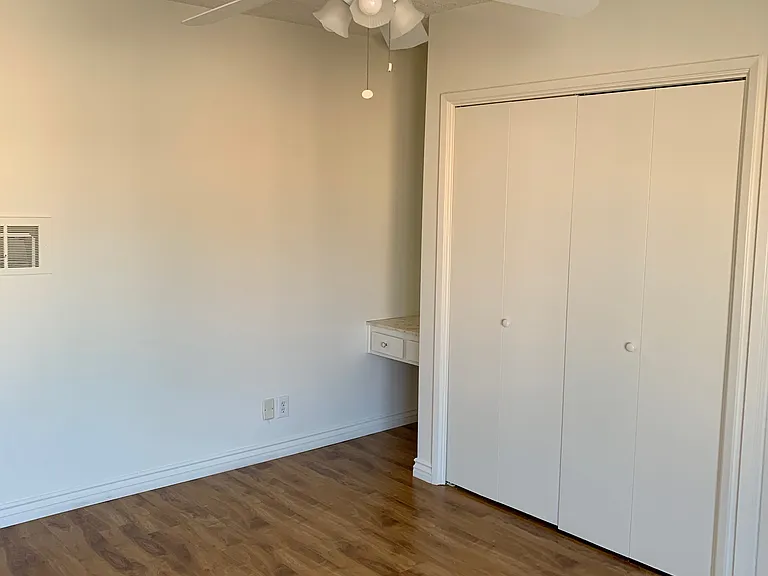 17830 Magnolia Blvd #11 — Photo 4