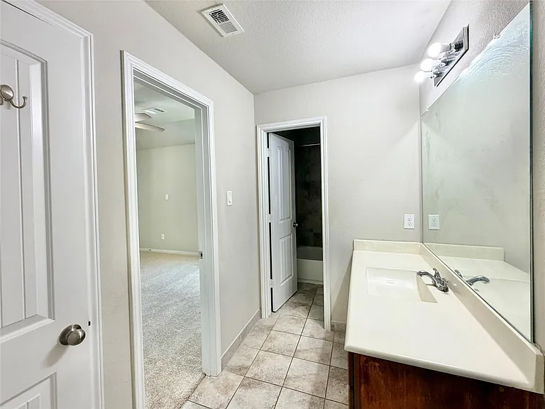 8002 Mesquite Hill Ln — Photo 23