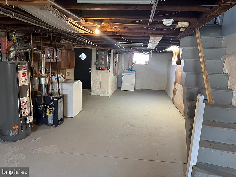 126 N Madison Ave — Photo 29